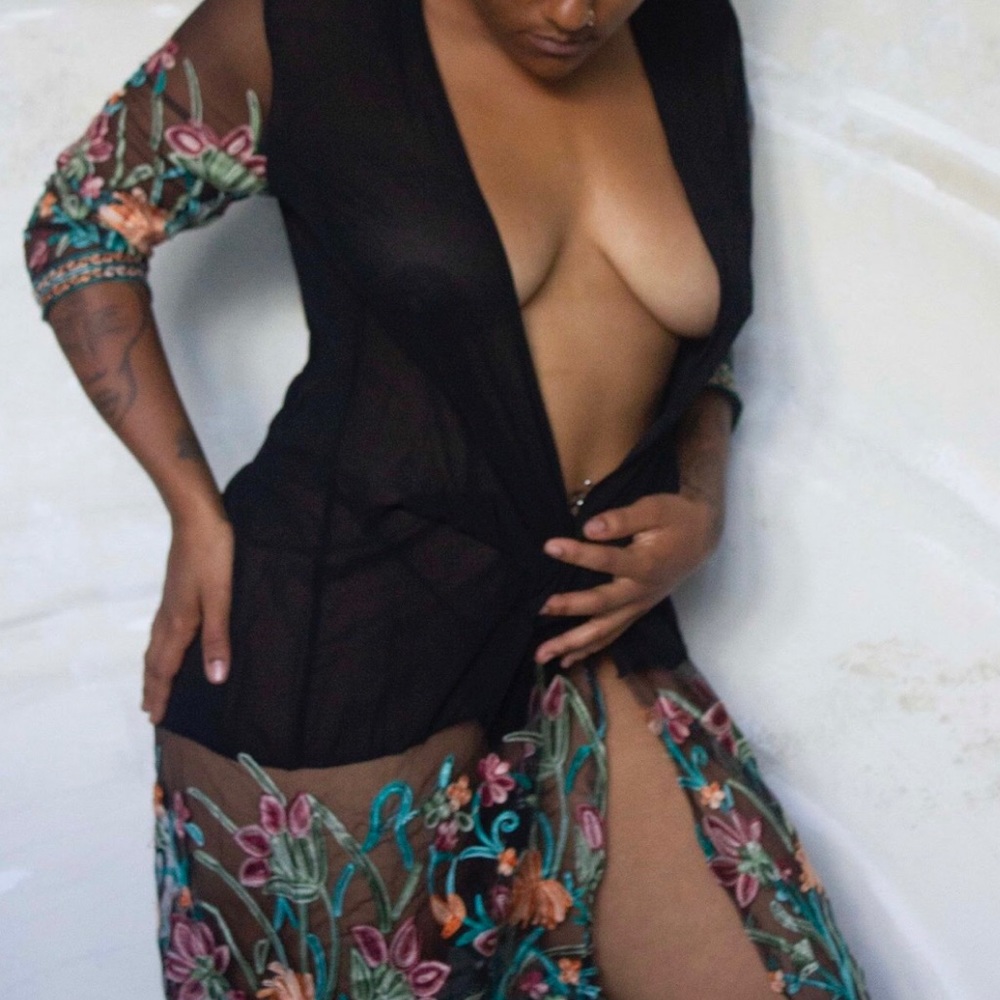 Sheer Robe - Picture 2 of 3